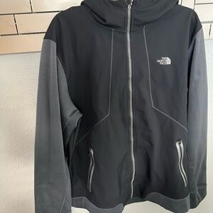 The North Face Men's Dual-Tone Performance Jacket